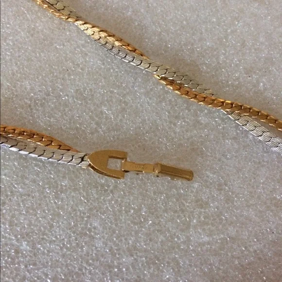 Multi metals Avon necklace - Picture 4 of 4